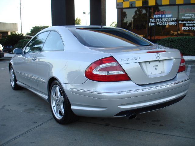 Mercedes-Benz CLK-Class 2003 photo 1