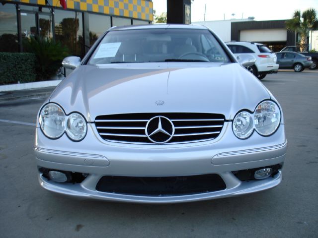 Mercedes-Benz CLK-Class 2003 photo 3