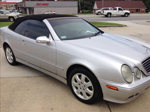 Mercedes-Benz CLK-Class 2003 photo 4