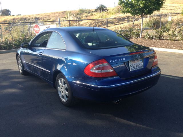 Mercedes-Benz CLK-Class 2003 photo 12