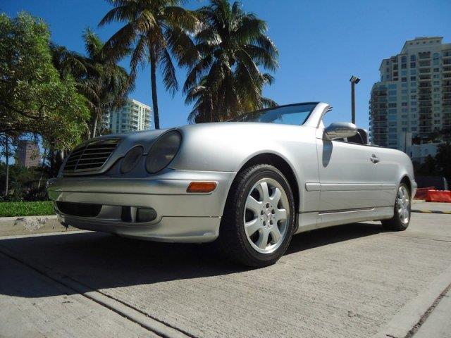 Mercedes-Benz CLK-Class 2003 photo 1