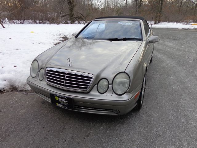 Mercedes-Benz CLK-Class 2003 photo 2