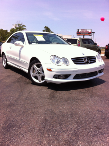 Mercedes-Benz CLK-Class 2004 photo 2