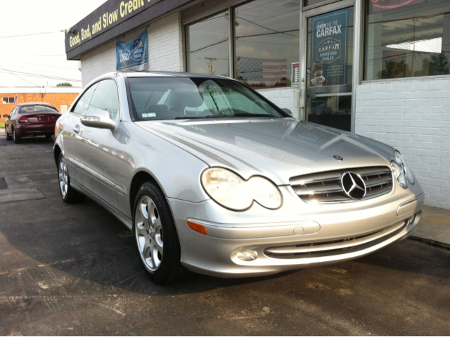 Mercedes-Benz CLK-Class 2004 photo 1