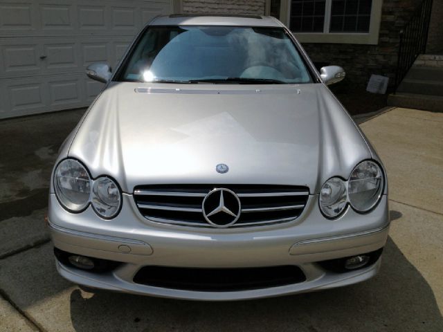 Mercedes-Benz CLK-Class 2004 photo 1