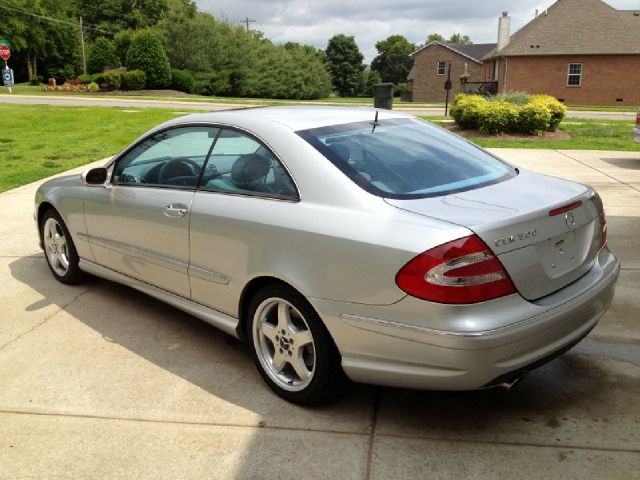 Mercedes-Benz CLK-Class 2004 photo 18