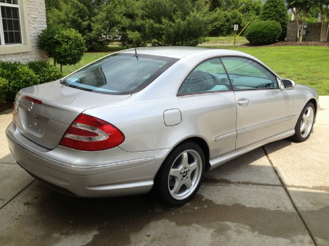 Mercedes-Benz CLK-Class 2004 photo 19