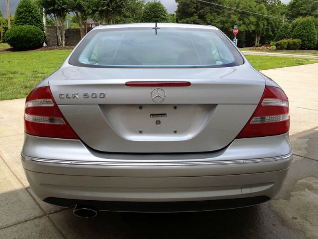 Mercedes-Benz CLK-Class 2004 photo 3