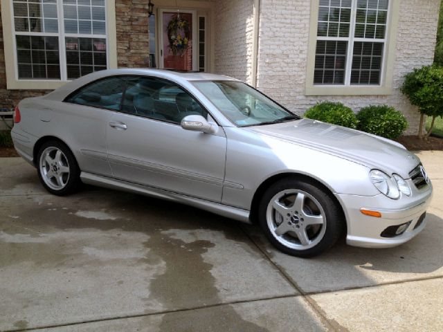 Mercedes-Benz CLK-Class 2004 photo 4