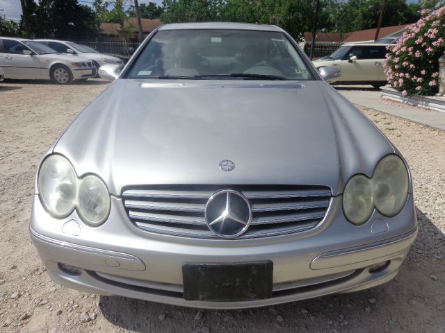 Mercedes-Benz CLK-Class 2004 photo 1