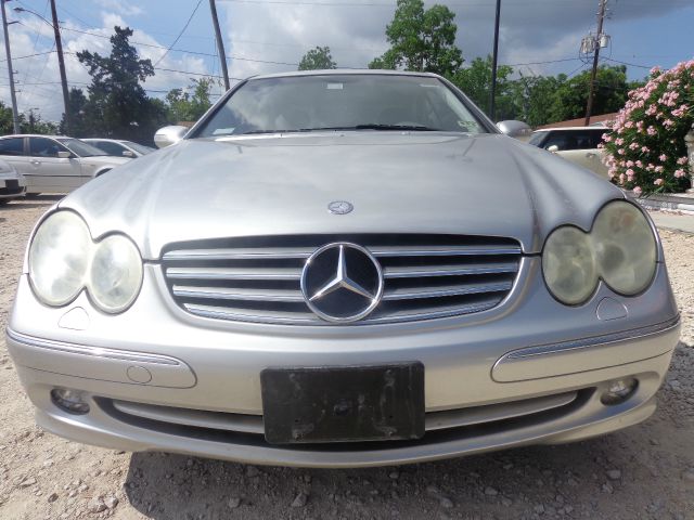 Mercedes-Benz CLK-Class 2004 photo 2