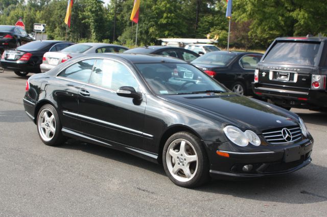 Mercedes-Benz CLK-Class 2004 photo 3