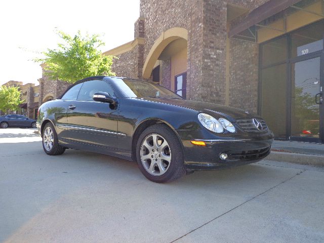 Mercedes-Benz CLK-Class 2004 photo 1