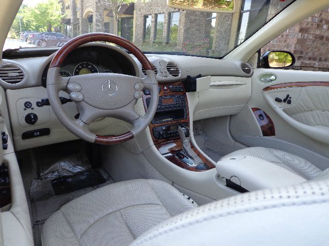 Mercedes-Benz CLK-Class 2004 photo 5