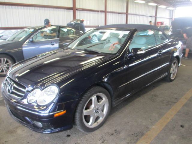 Mercedes-Benz CLK-Class 2004 photo 3