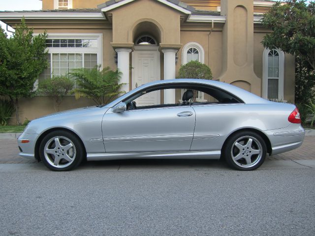 Mercedes-Benz CLK-Class 2004 photo 4