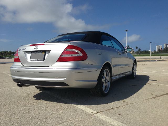 Mercedes-Benz CLK-Class 2004 photo 1