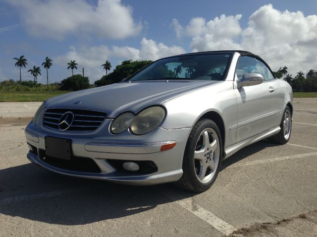 Mercedes-Benz CLK-Class 2004 photo 4