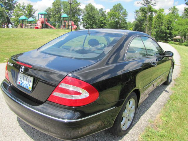 Mercedes-Benz CLK-Class 2004 photo 1