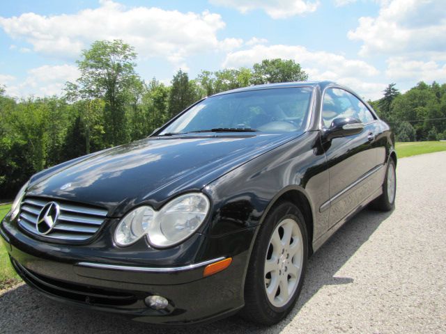 Mercedes-Benz CLK-Class 2004 photo 2