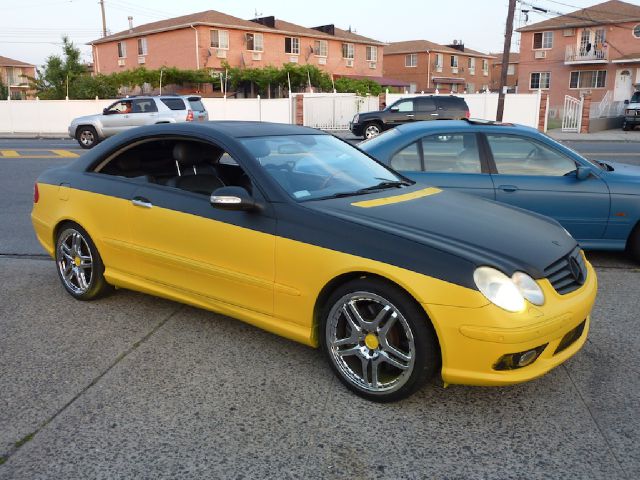 Mercedes-Benz CLK-Class 2004 photo 3