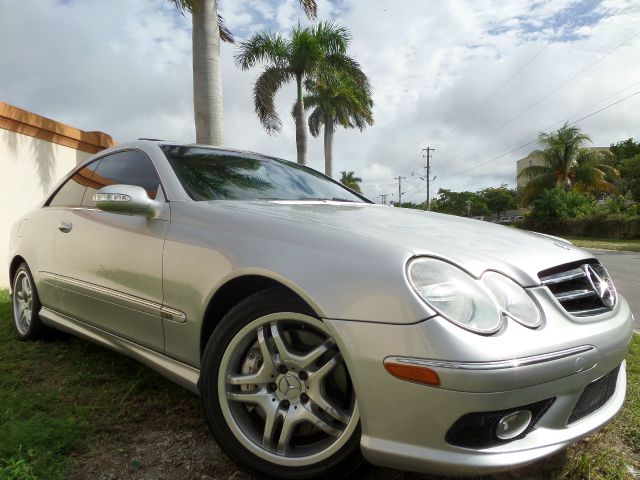 Mercedes-Benz CLK-Class 2004 photo 4