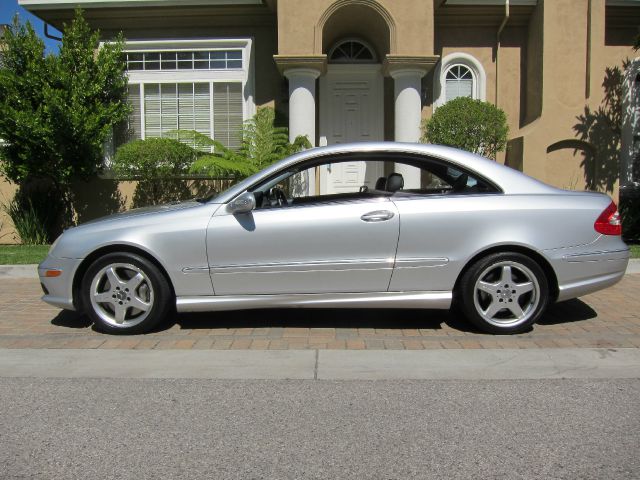 Mercedes-Benz CLK-Class 2004 photo 4