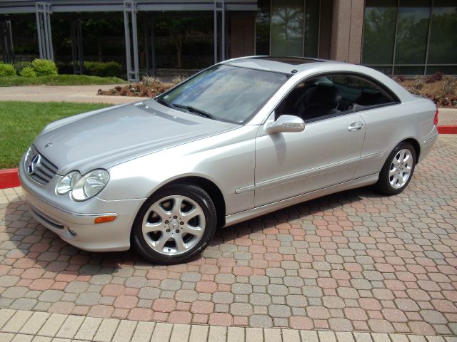 Mercedes-Benz CLK-Class 2004 photo 4