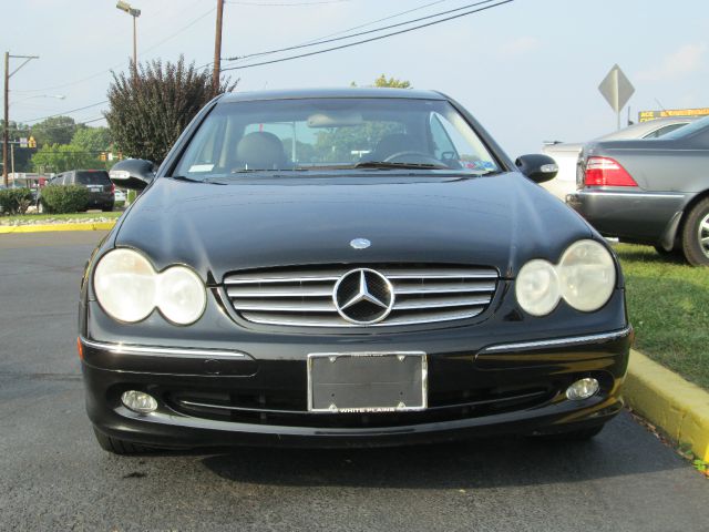 Mercedes-Benz CLK-Class 2004 photo 2