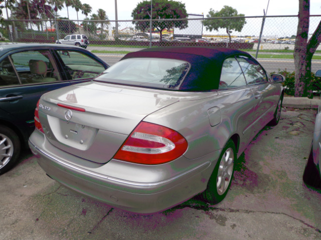 Mercedes-Benz CLK-Class 2004 photo 1