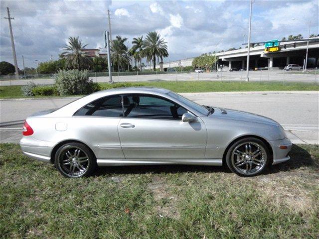 Mercedes-Benz CLK-Class 2004 photo 4