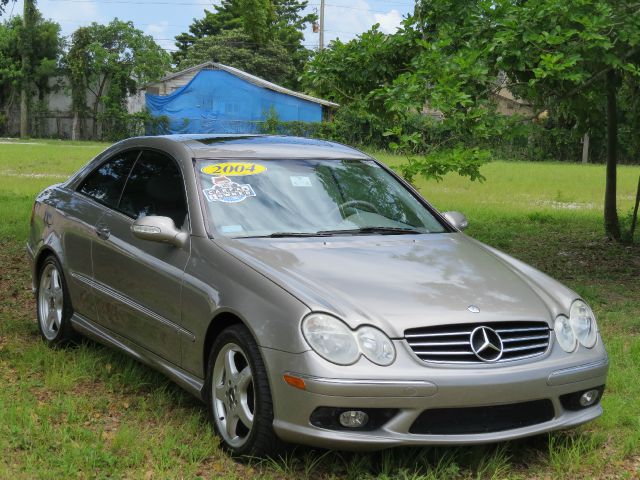 Mercedes-Benz CLK-Class 2004 photo 1