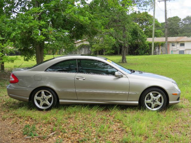 Mercedes-Benz CLK-Class 2004 photo 4