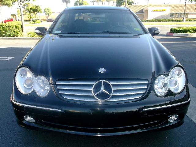 Mercedes-Benz CLK-Class 2004 photo 1