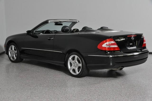 Mercedes-Benz CLK-Class 2005 photo 11