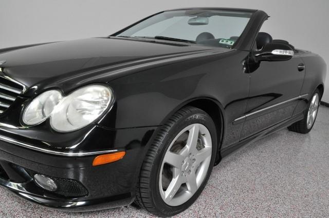 Mercedes-Benz CLK-Class 2005 photo 2