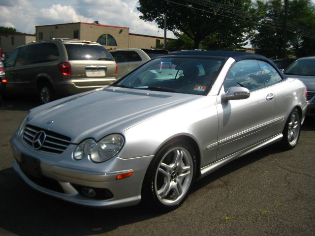 Mercedes-Benz CLK-Class 2005 photo 4