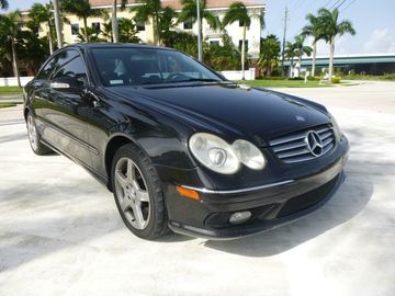 Mercedes-Benz CLK-Class 2005 photo 4