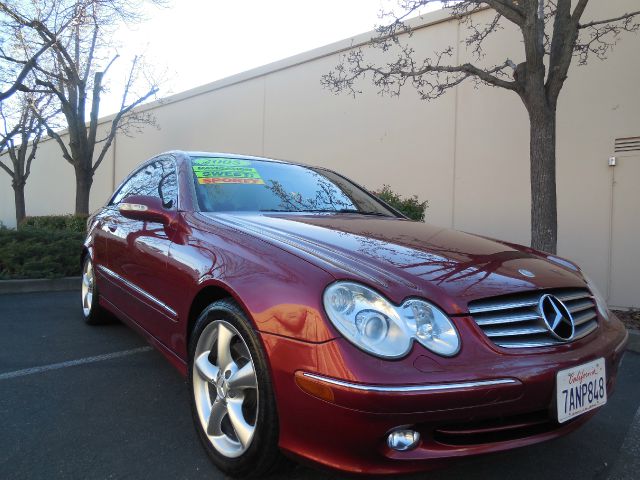 Mercedes-Benz CLK-Class 2005 photo 1