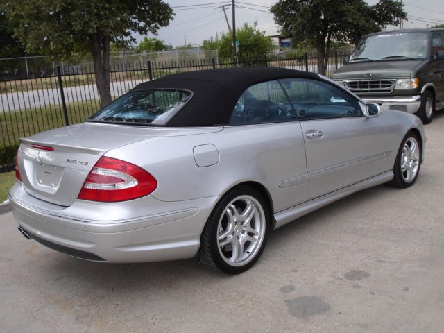 Mercedes-Benz CLK-Class 2005 photo 1