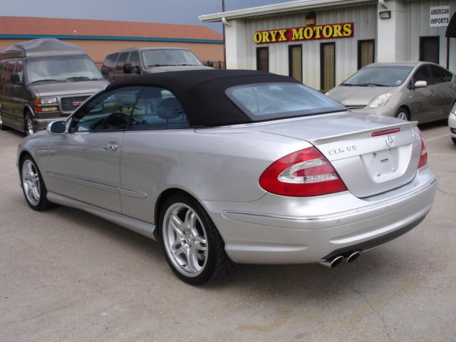 Mercedes-Benz CLK-Class 2005 photo 3