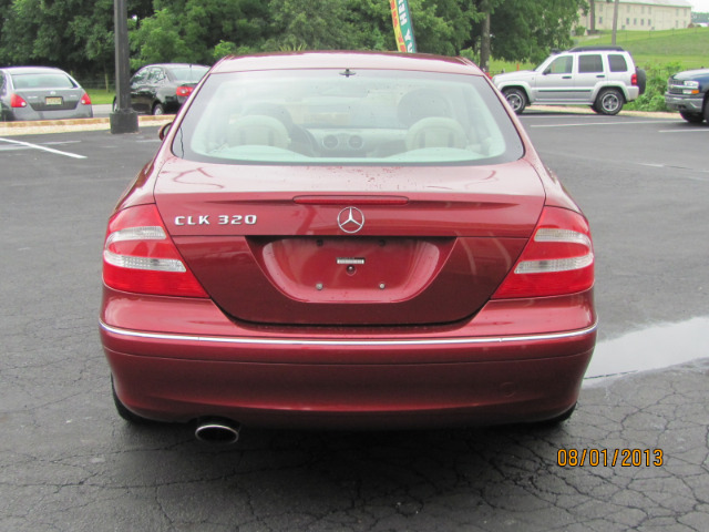 Mercedes-Benz CLK-Class 2005 photo 3