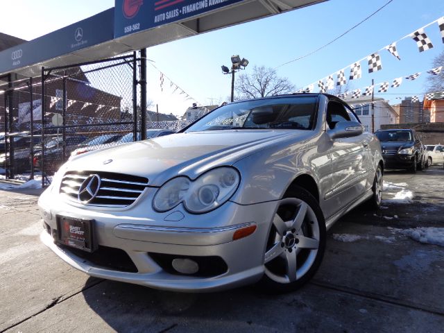 Mercedes-Benz CLK-Class 2005 photo 2