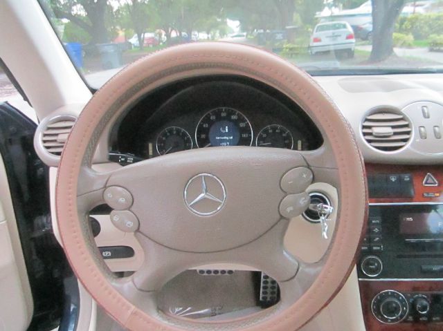 Mercedes-Benz CLK-Class 2005 photo 2