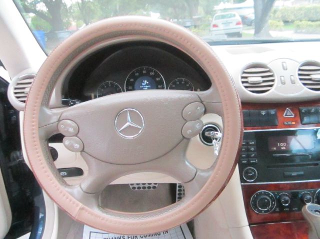 Mercedes-Benz CLK-Class 2005 photo 6