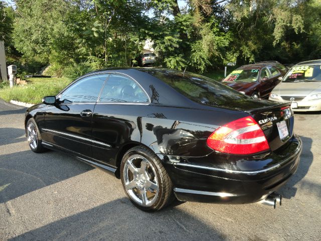 Mercedes-Benz CLK-Class 2005 photo 2