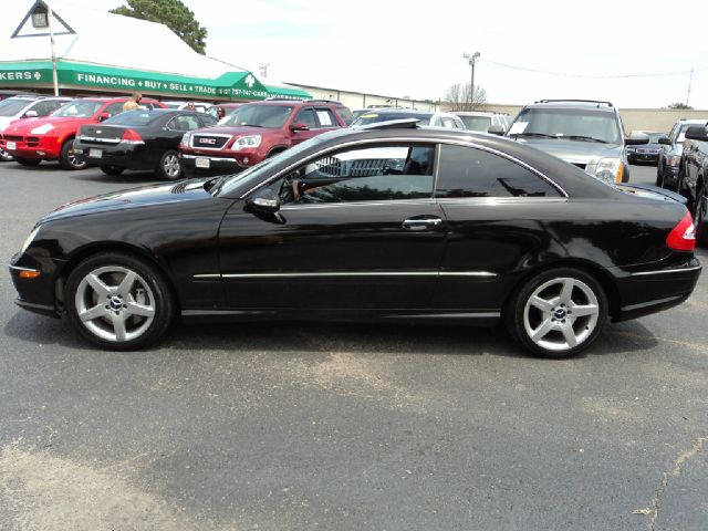 Mercedes-Benz CLK-Class 2005 photo 1