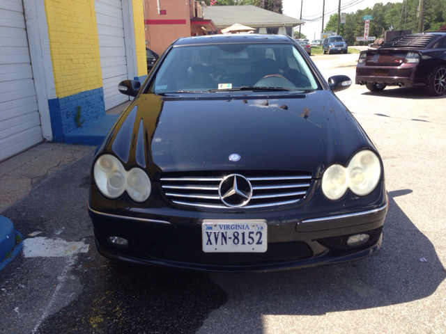 Mercedes-Benz CLK-Class 2005 photo 2