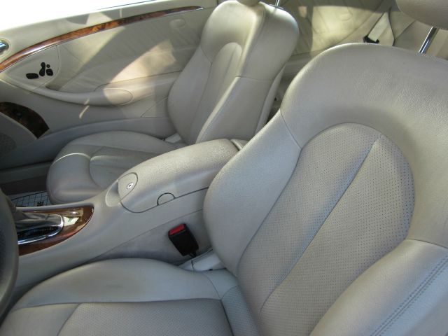 Mercedes-Benz CLK-Class 2005 photo 9