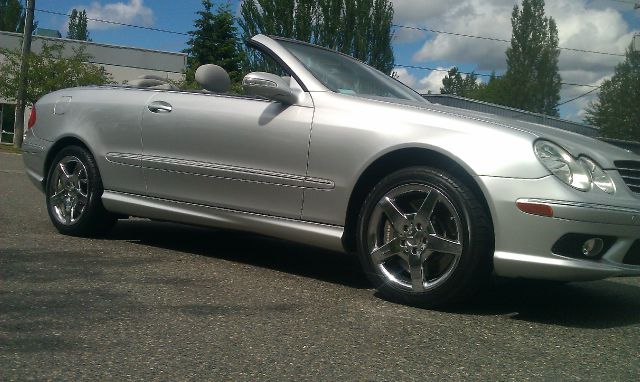 Mercedes-Benz CLK-Class 2005 photo 1